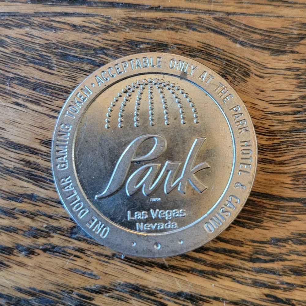Vintage 1987 Park Hotel Casino $1.00 Gaming Token Las Vegas Nevada